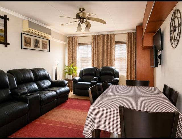 4 BEDROOM HOUSE FOR SALE IN OLIEVENHOUTBOSCH